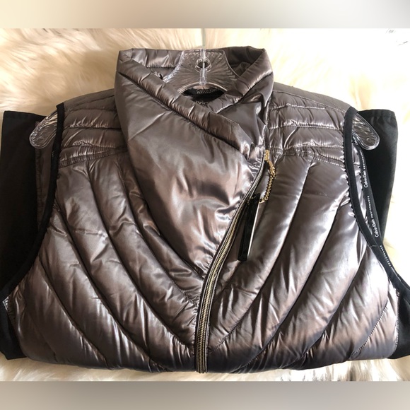 Calvin Klein Performance Vest. New without Tags - Picture 4 of 10